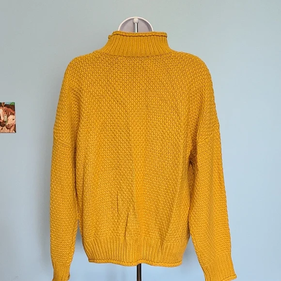 Sweater. - Picture 2 of 10